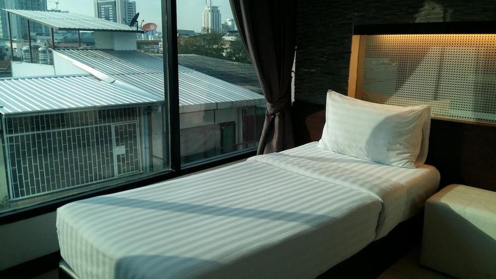 Collection O The Bangkok Airport Link Suite Buitenkant foto