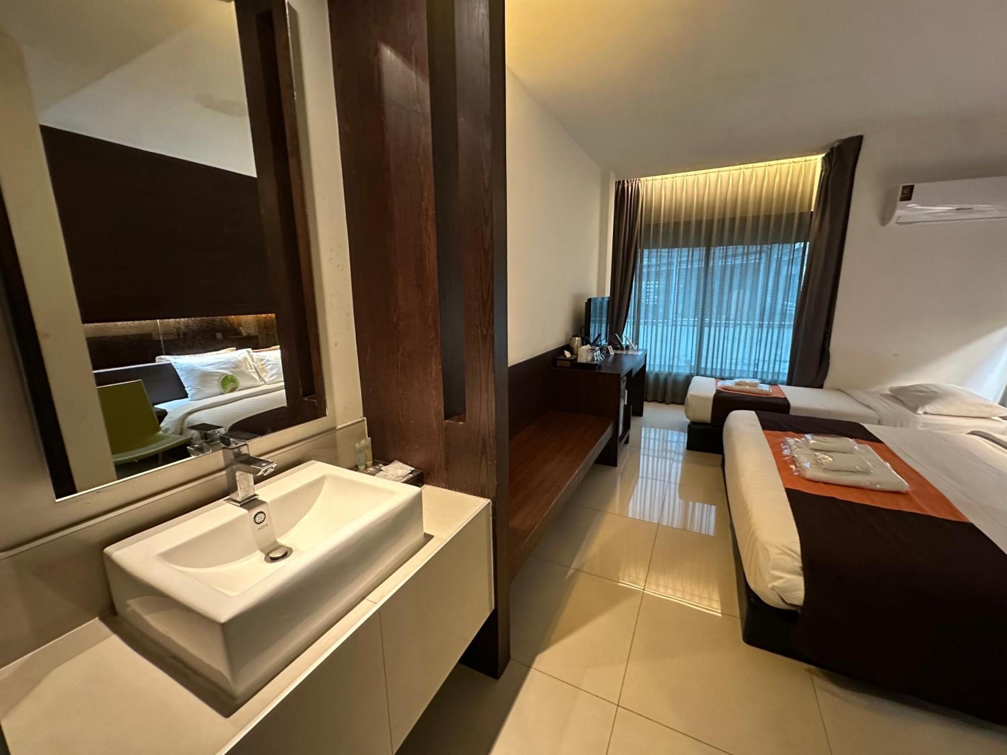 Collection O The Bangkok Airport Link Suite Buitenkant foto