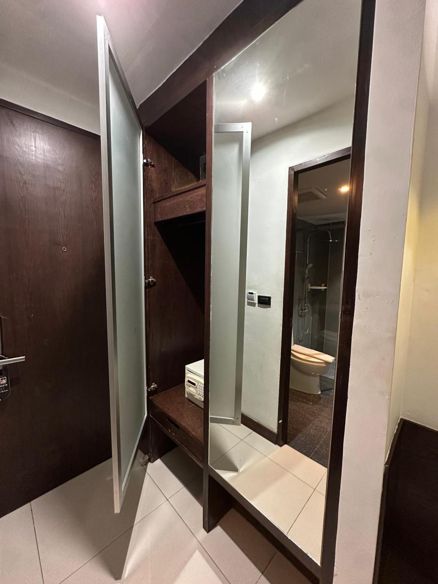 Collection O The Bangkok Airport Link Suite Buitenkant foto