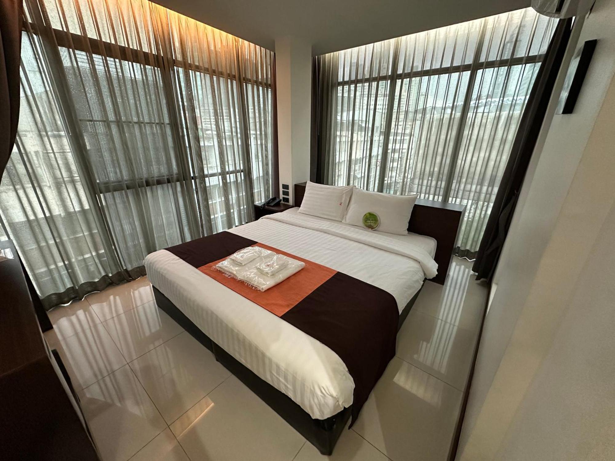 Collection O The Bangkok Airport Link Suite Buitenkant foto