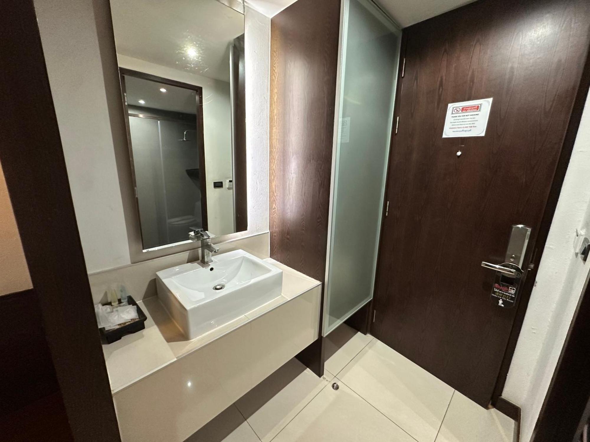 Collection O The Bangkok Airport Link Suite Buitenkant foto