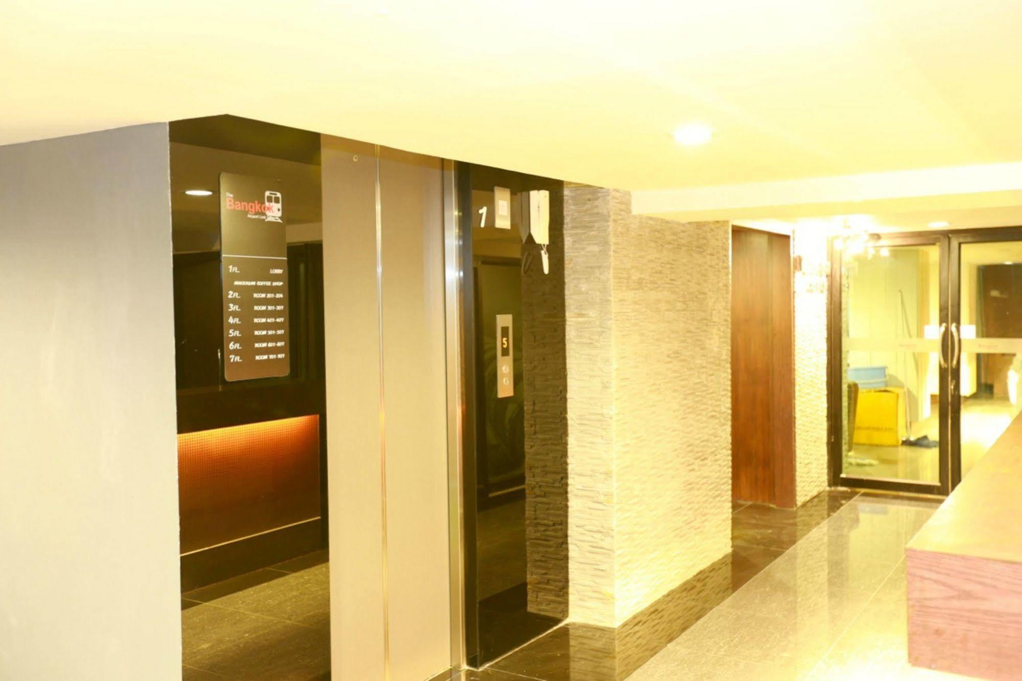 Collection O The Bangkok Airport Link Suite Buitenkant foto